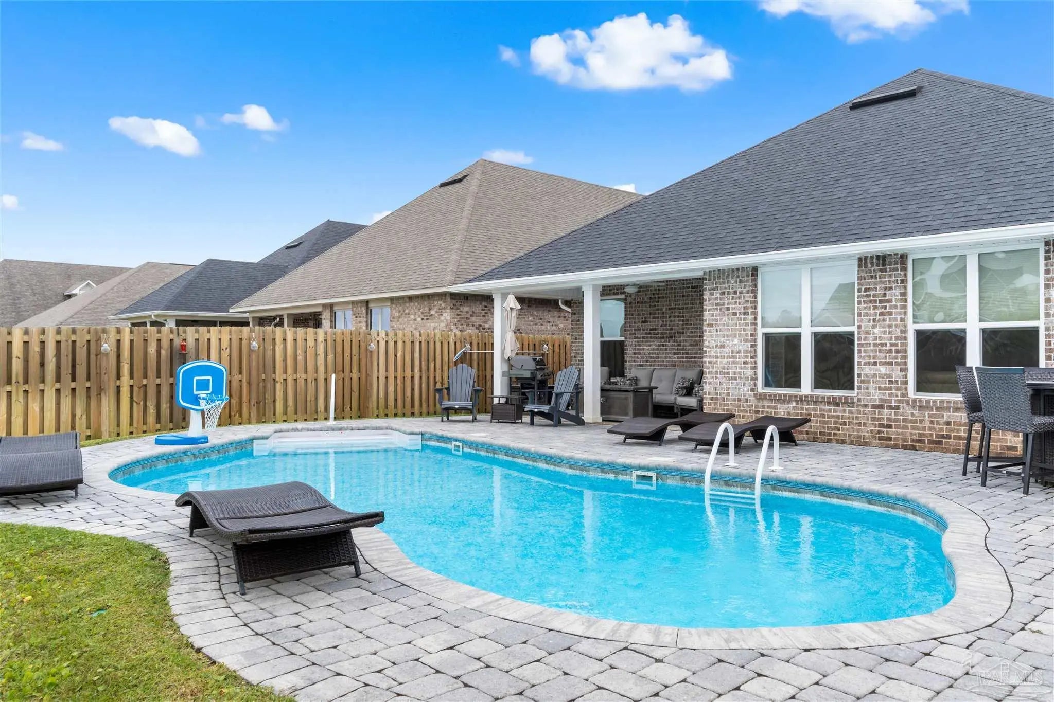 Photo of Listing #673095