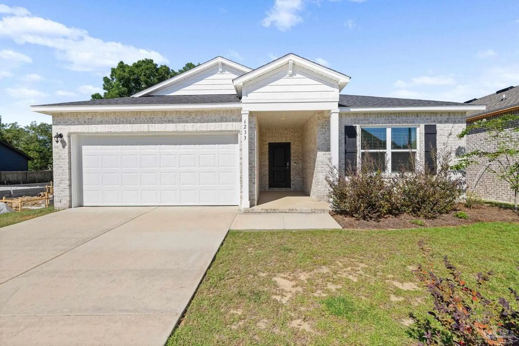 6233 Forest Pines Dr, Pensacola