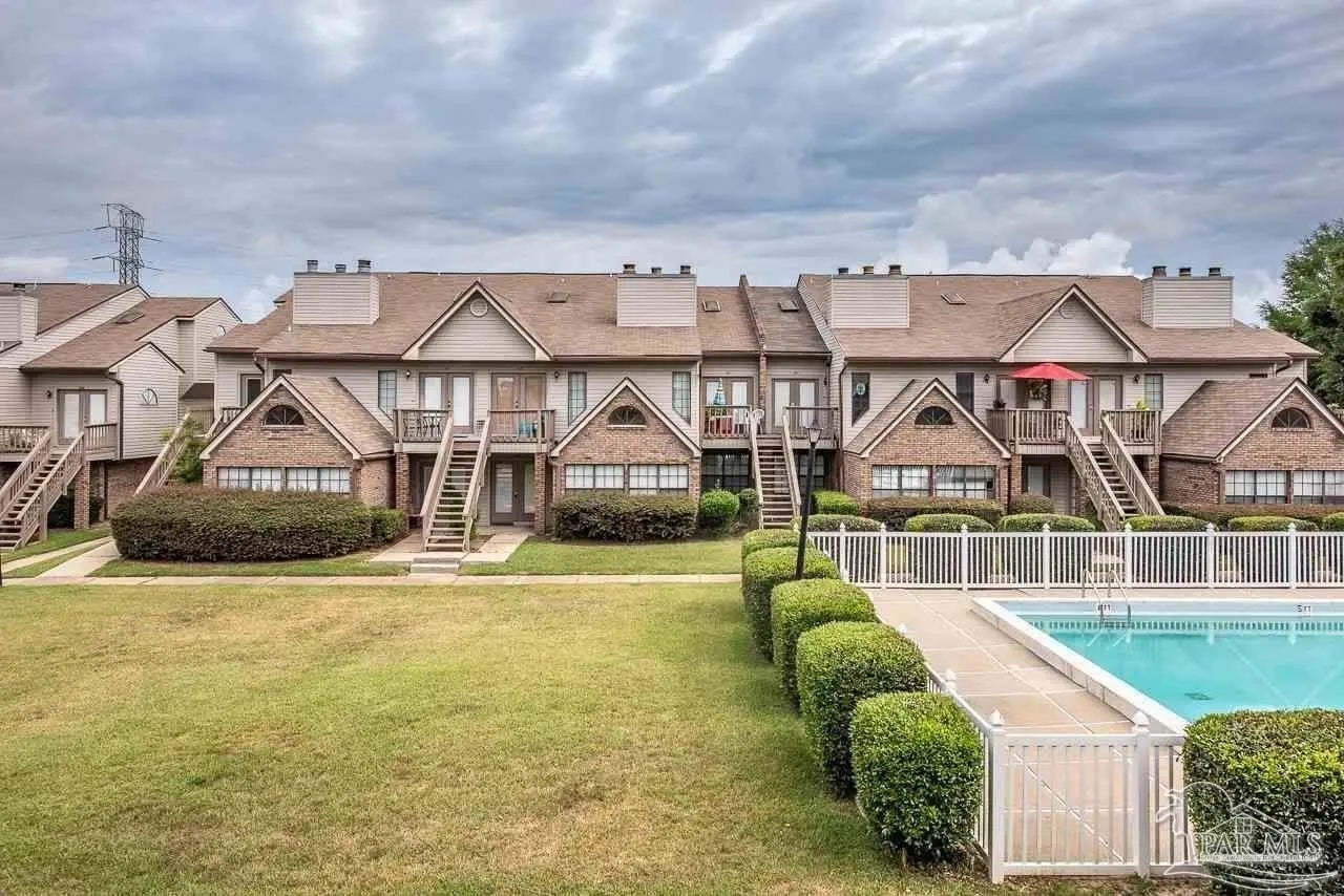 Photo of Listing #679905