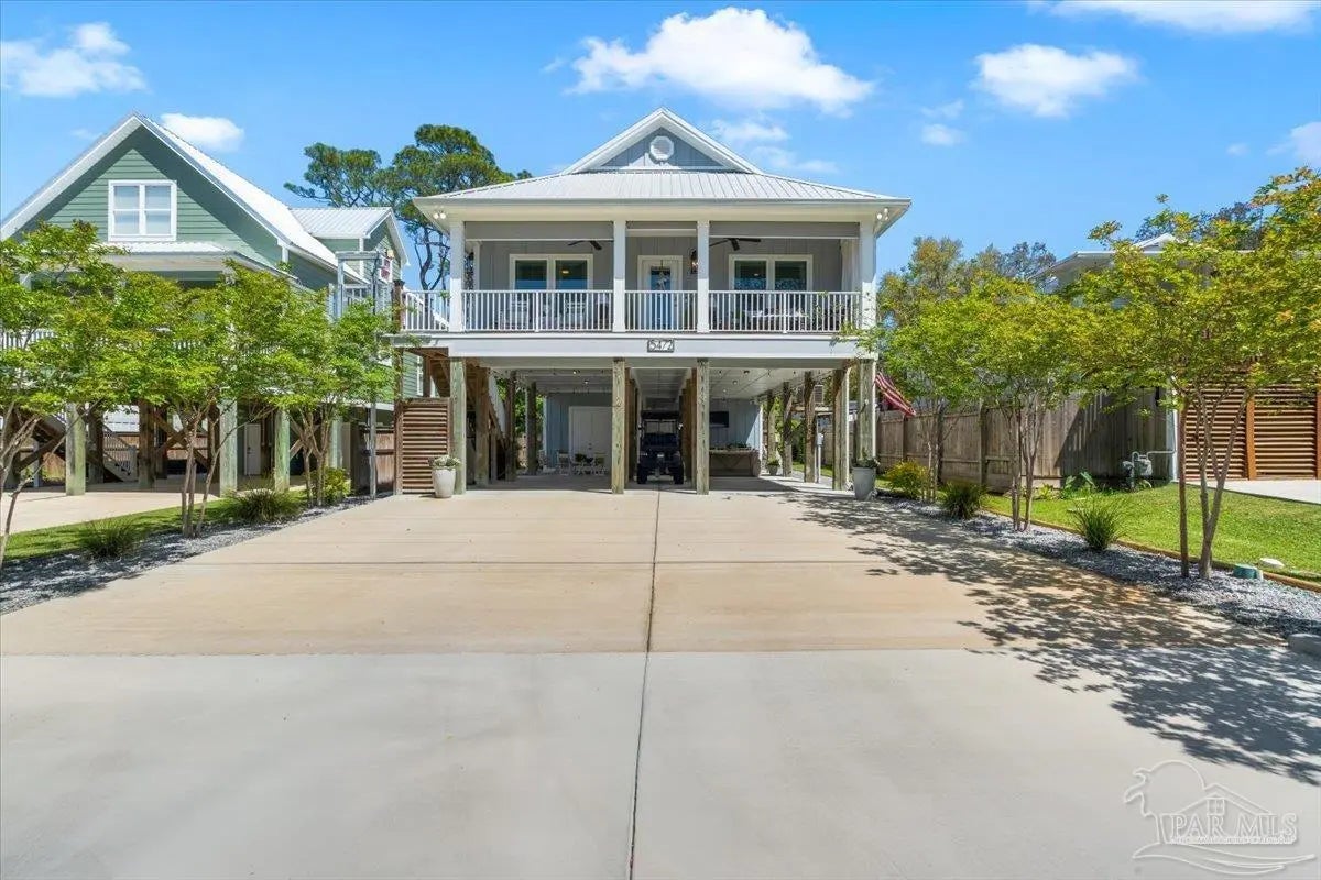 Photo of Listing #680771