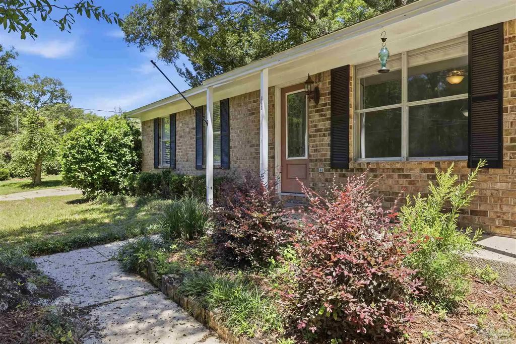 6630 Helms Rd, Pensacola