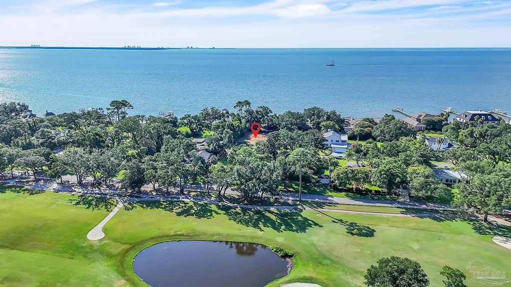 1055 Harbourview Cir, Pensacola