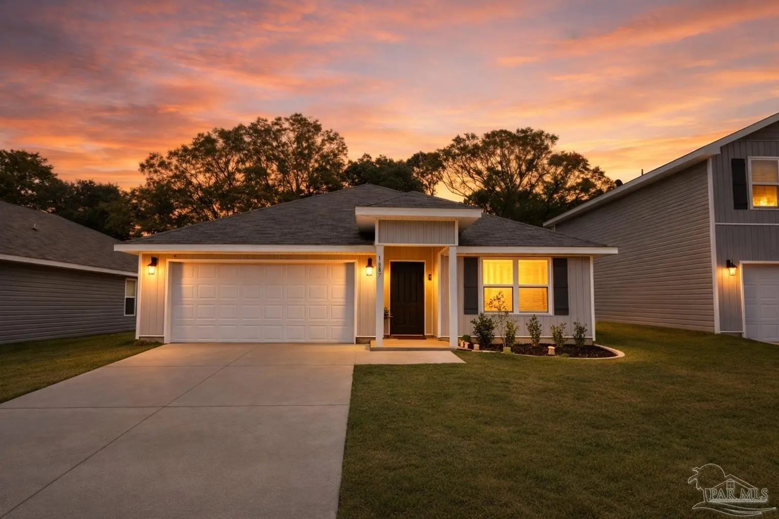 Photo of Listing #677357