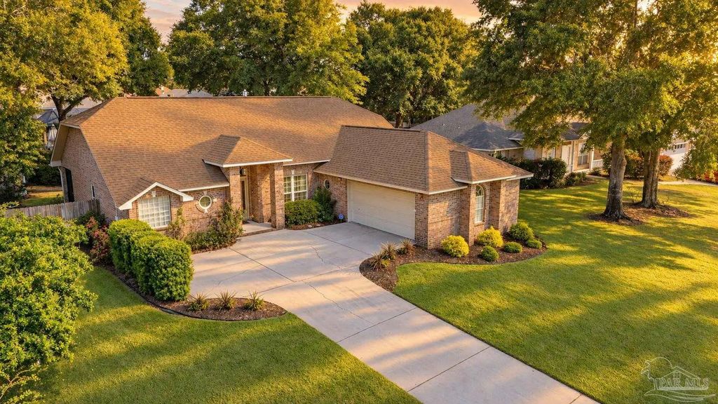 4252 Lancaster Gate Dr, Pace