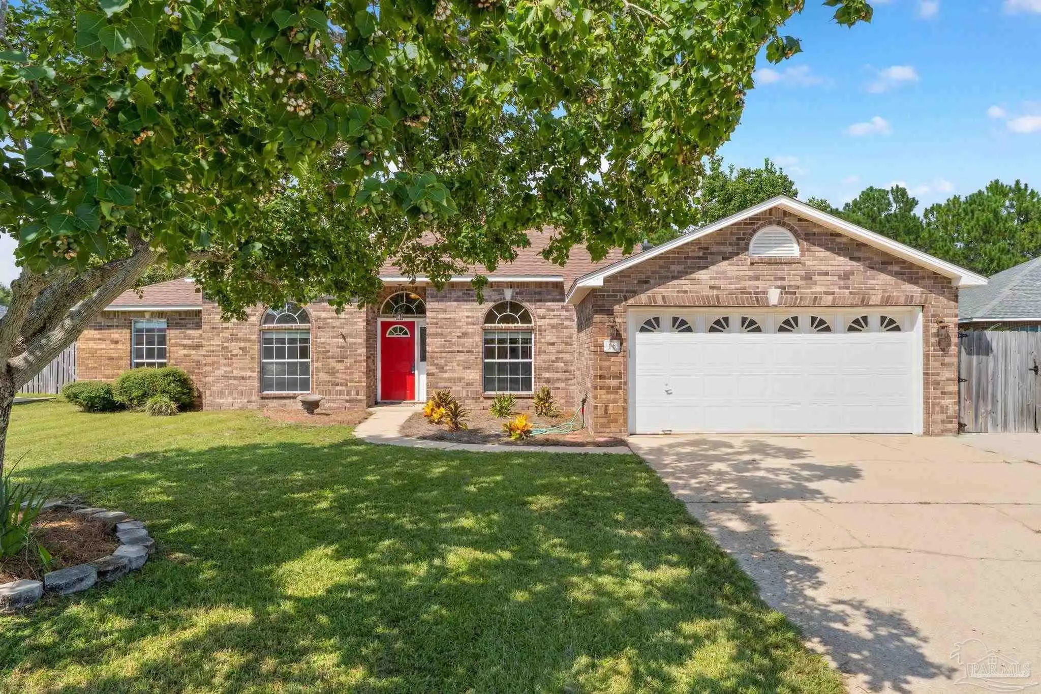 Photo of Listing #689525