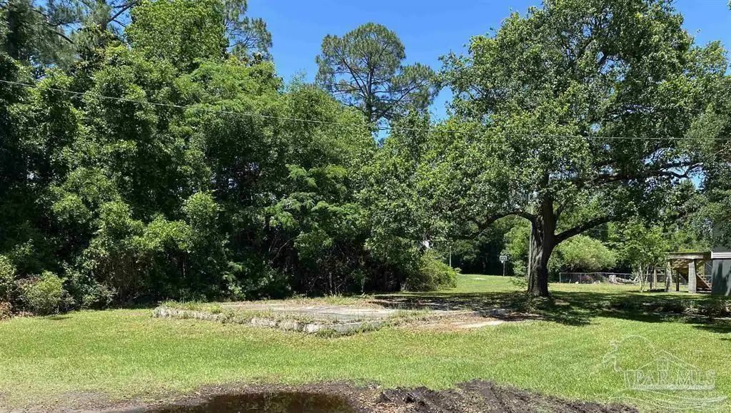 120 Cousineau Rd, Pensacola