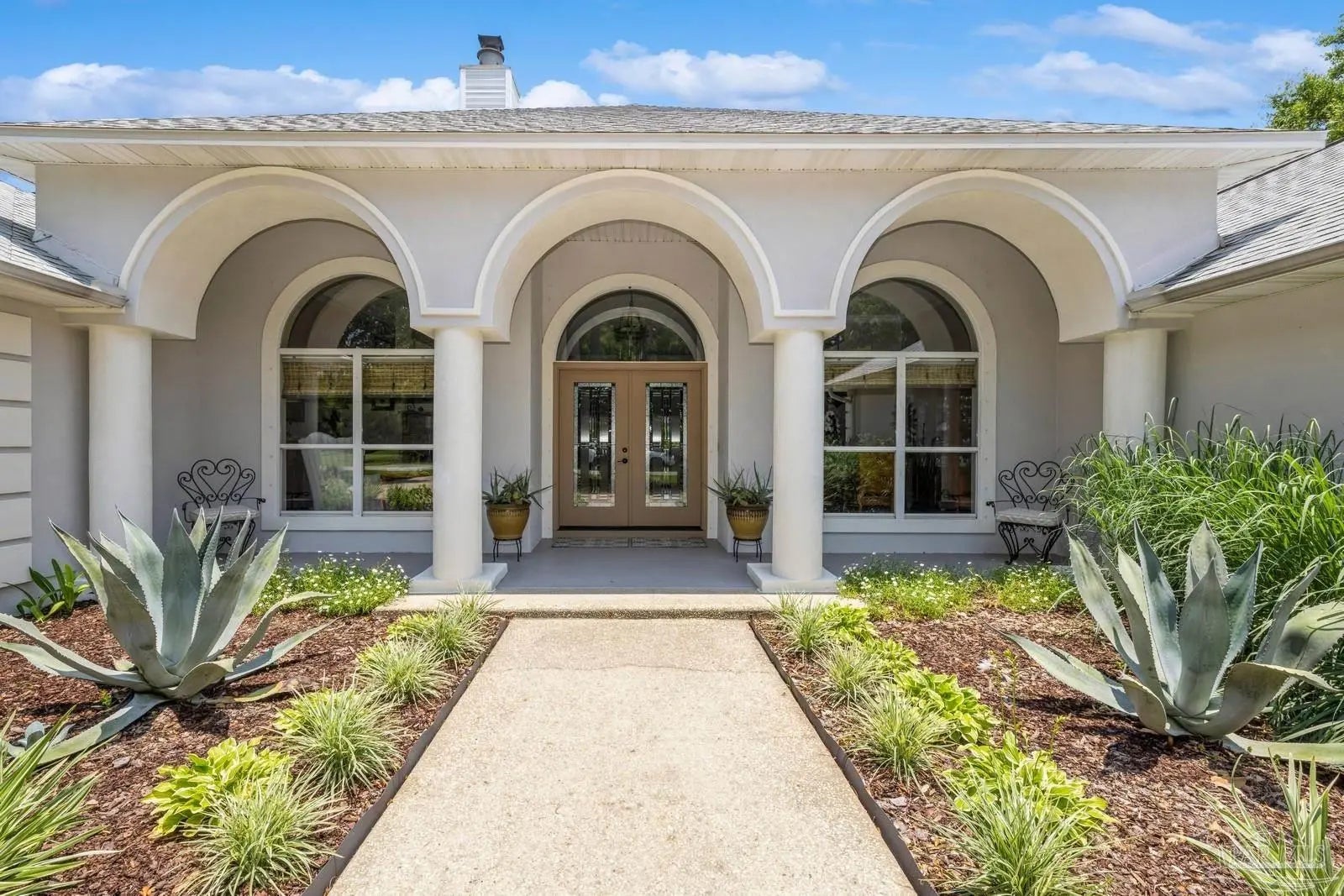 Photo of Listing #665897