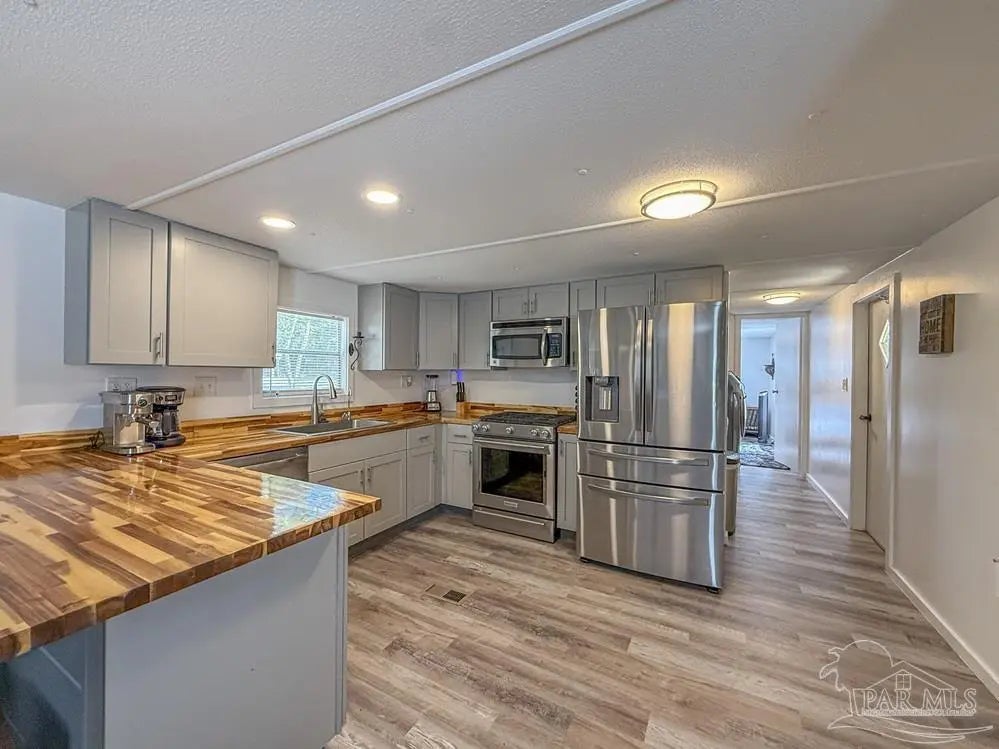 Photo of Listing #672225