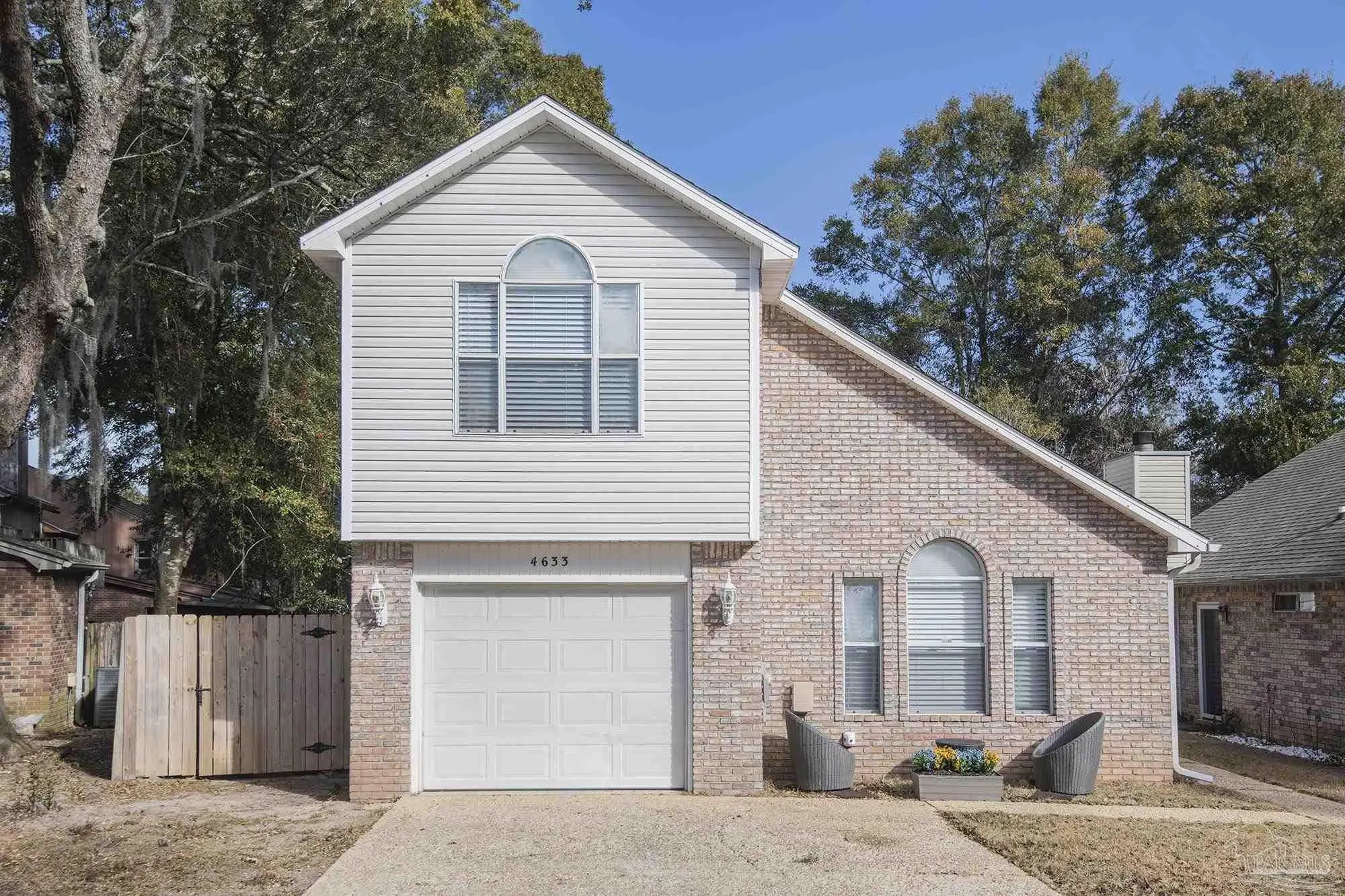 Photo of Listing #677255