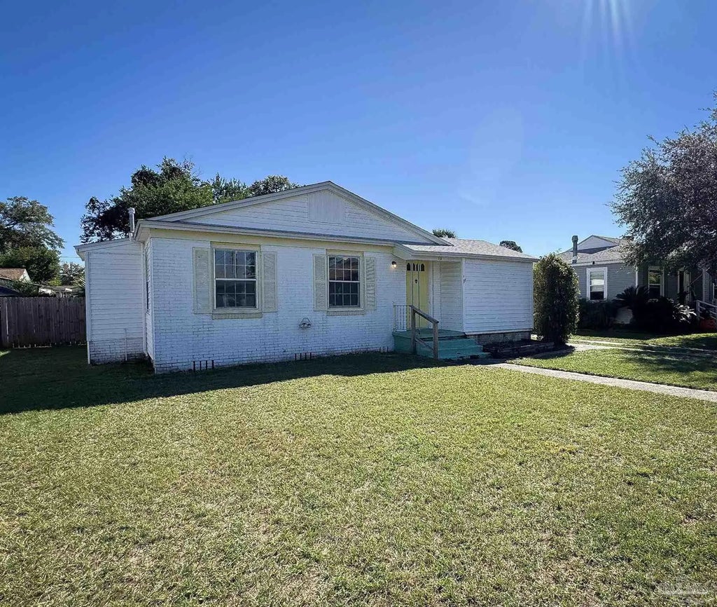 213 Bryant Rd, Pensacola