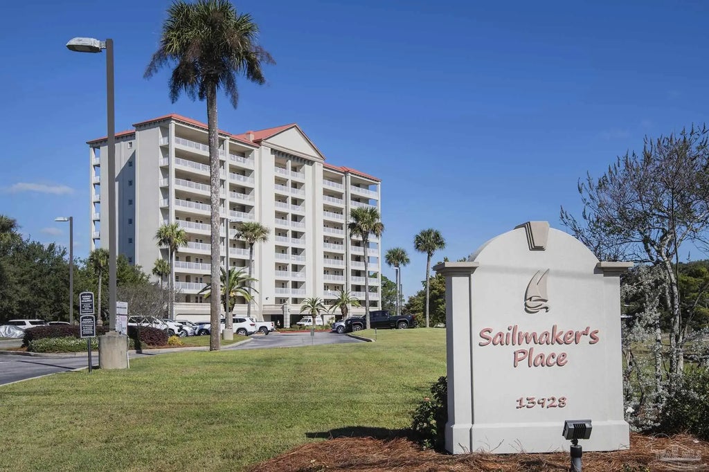 13928 River Rd #504, Pensacola