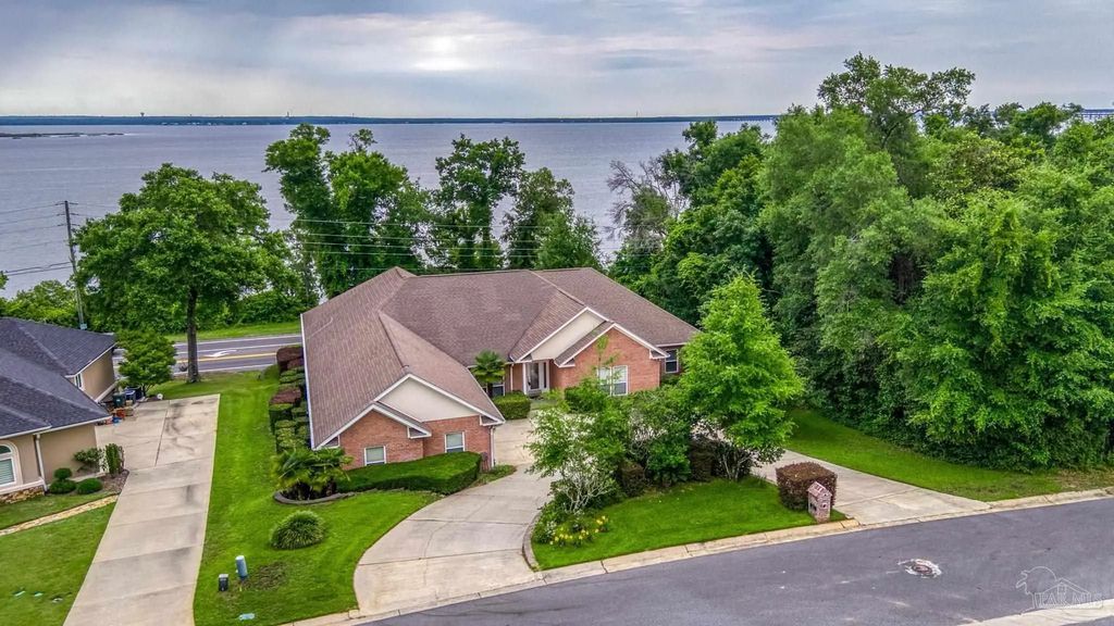 3078 Pelican Ln, Pensacola
