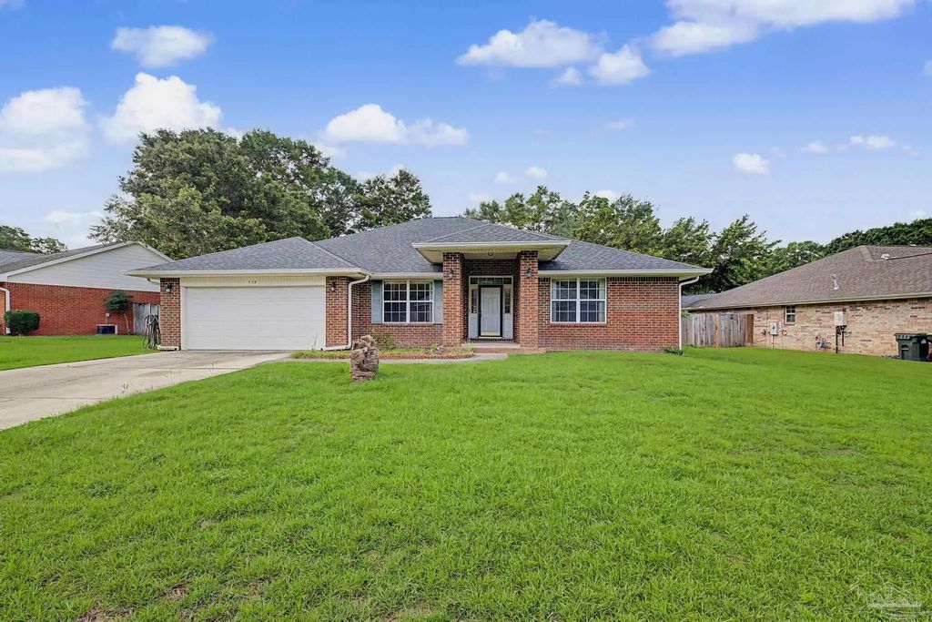 1729 Condor Dr, Cantonment
