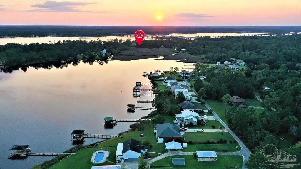 7560 Petersen Pt Rd, Milton