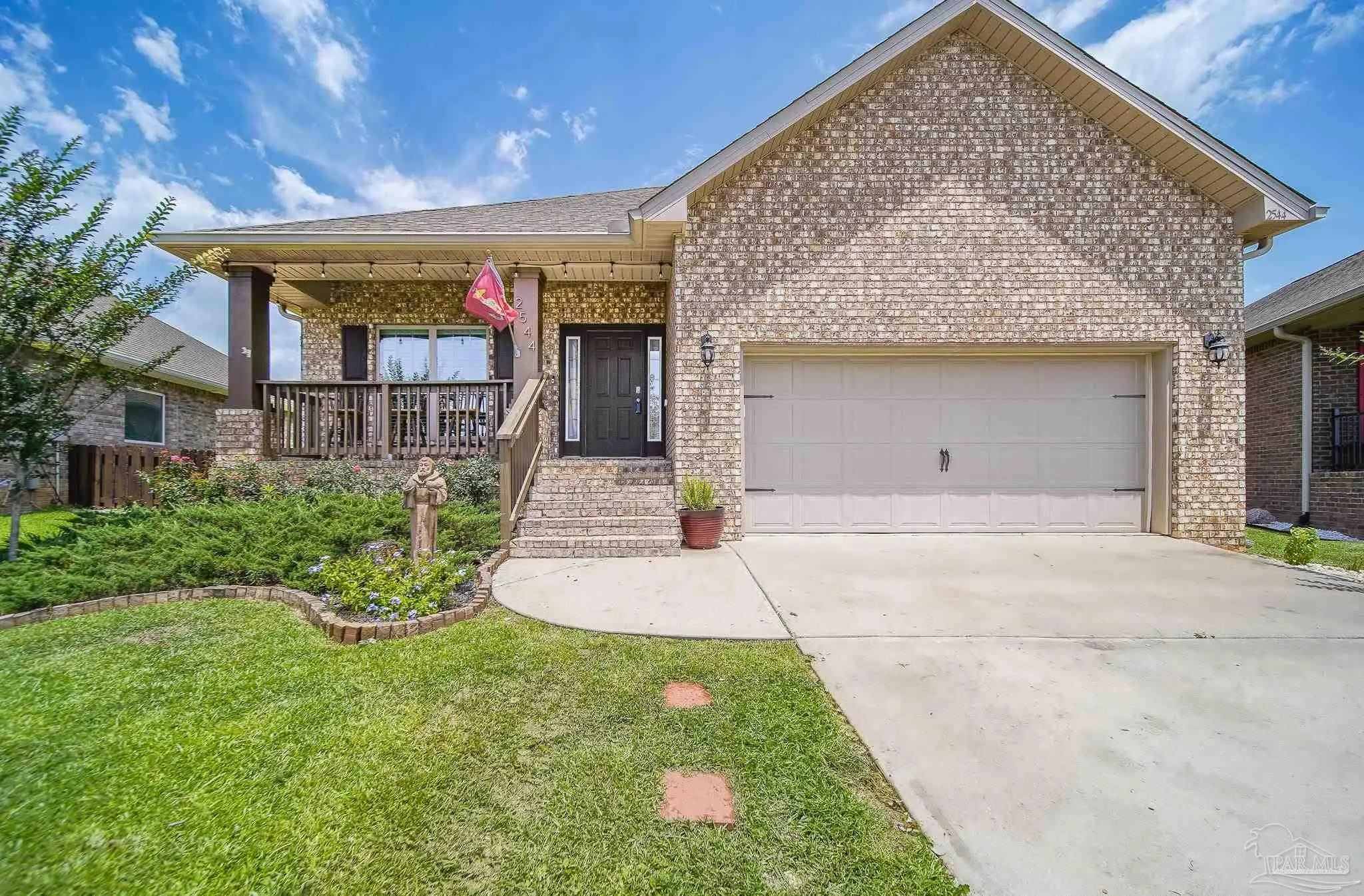 Photo of Listing #677177