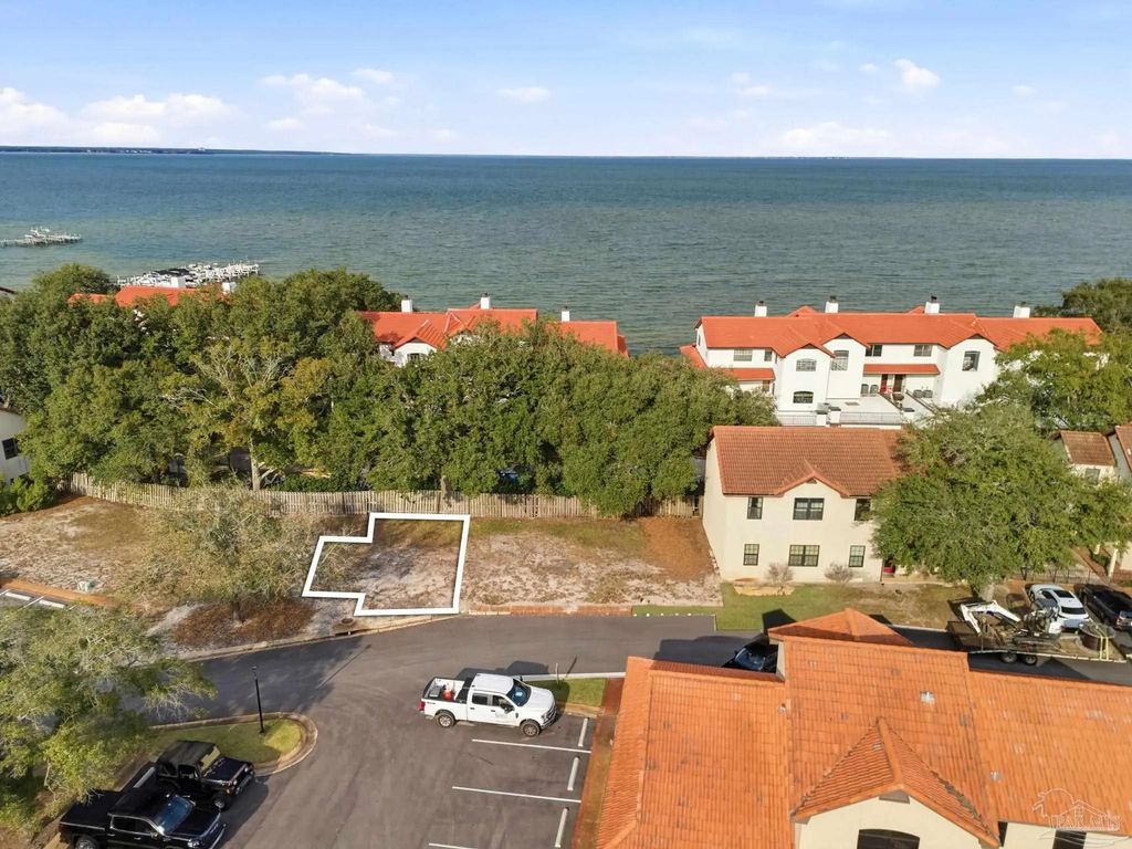 61 Baybridge Dr, Gulf Breeze