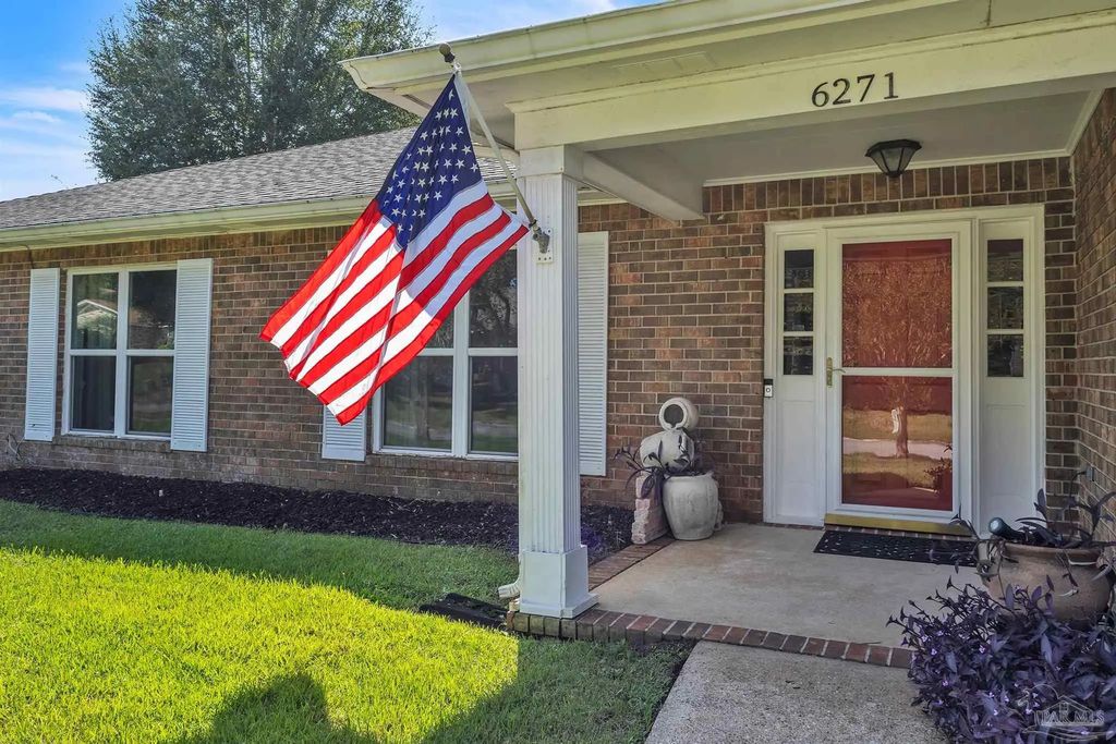 6271 Lake Charlene Dr, Pensacola
