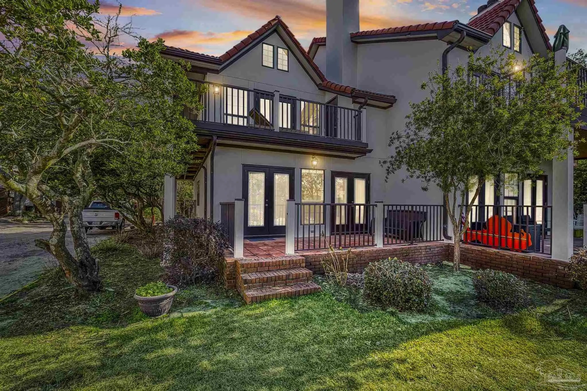 Photo of Listing #677501