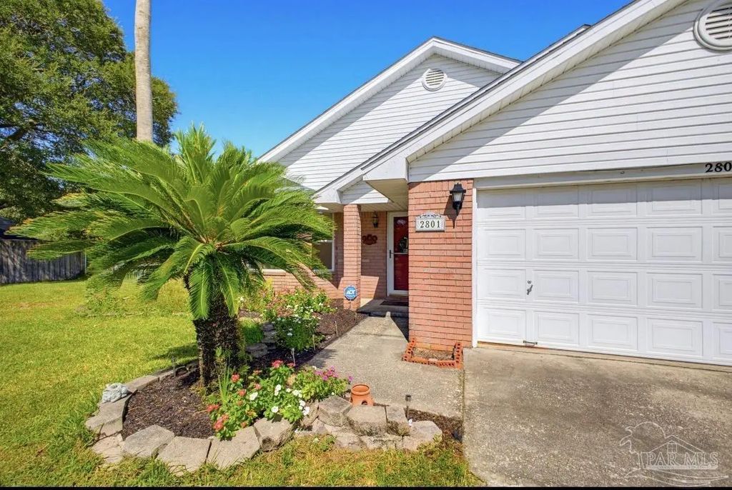 2801 Brassie Cir, Navarre