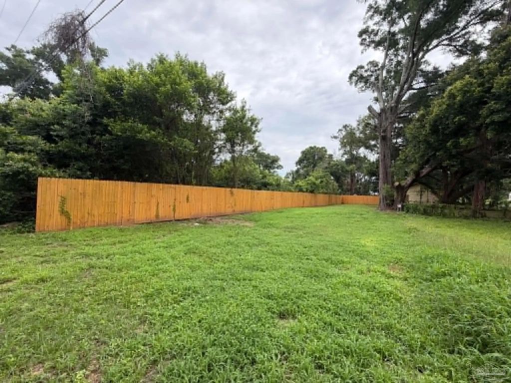 1804 W Lakeview Ave, Pensacola