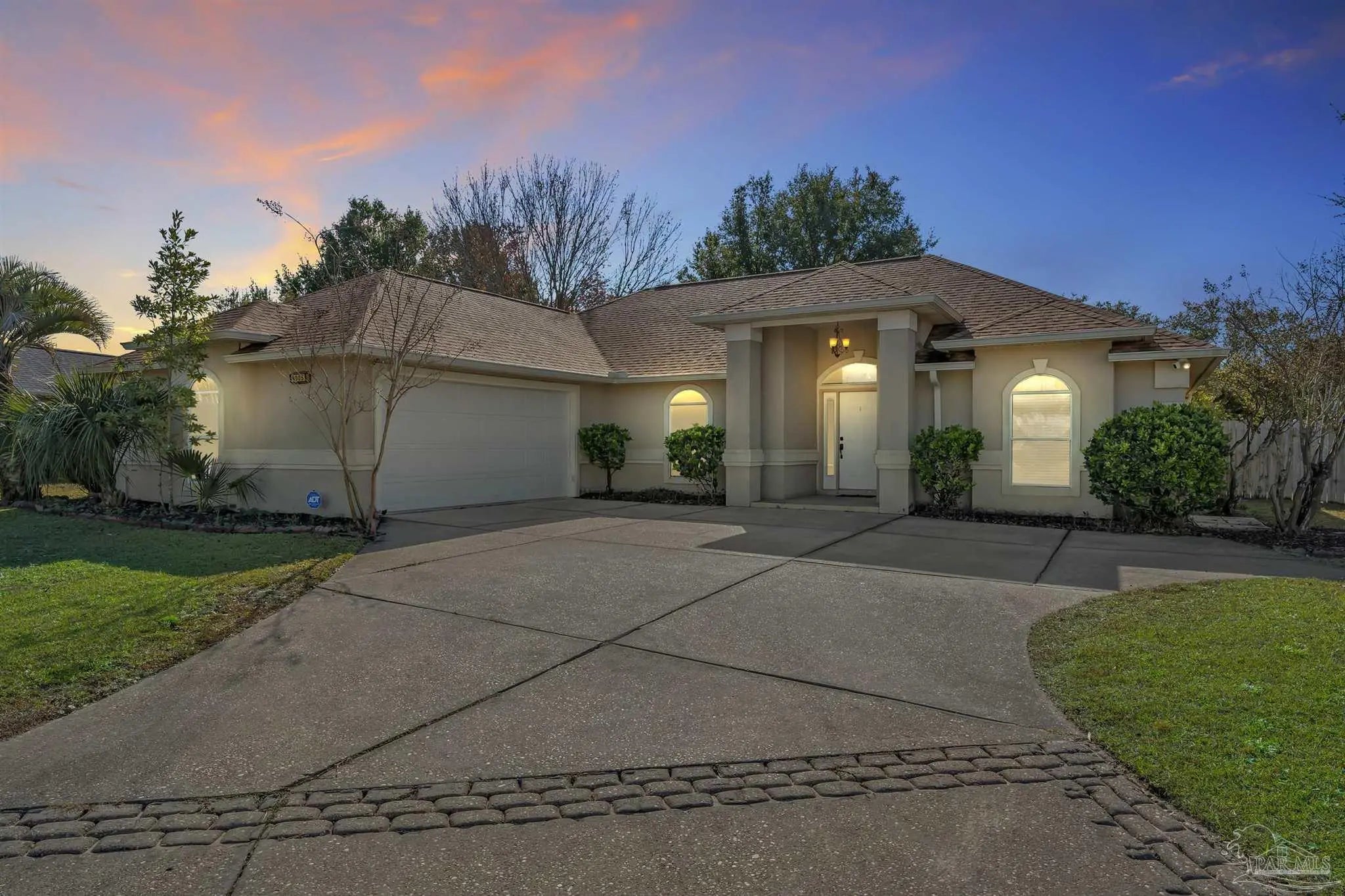 Photo of Listing #674929