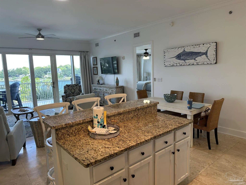 13928 River Rd #302, Pensacola