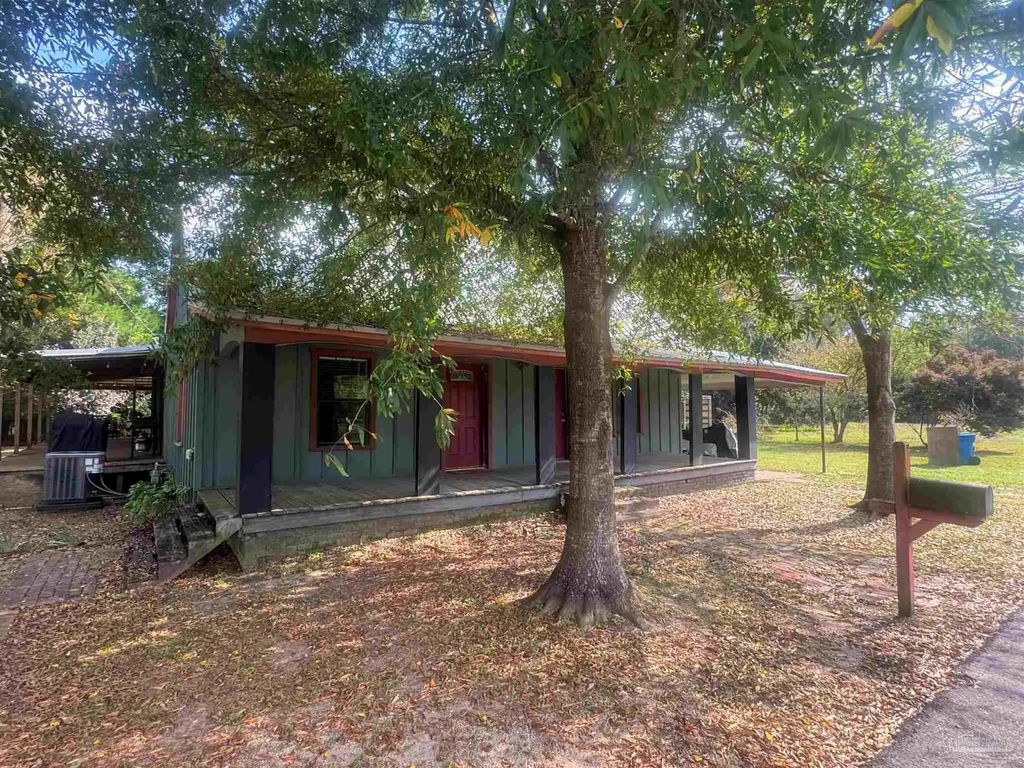77 Hill St, Atmore