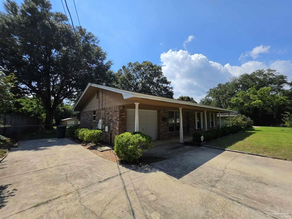 5505 Fairview Dr, Pensacola