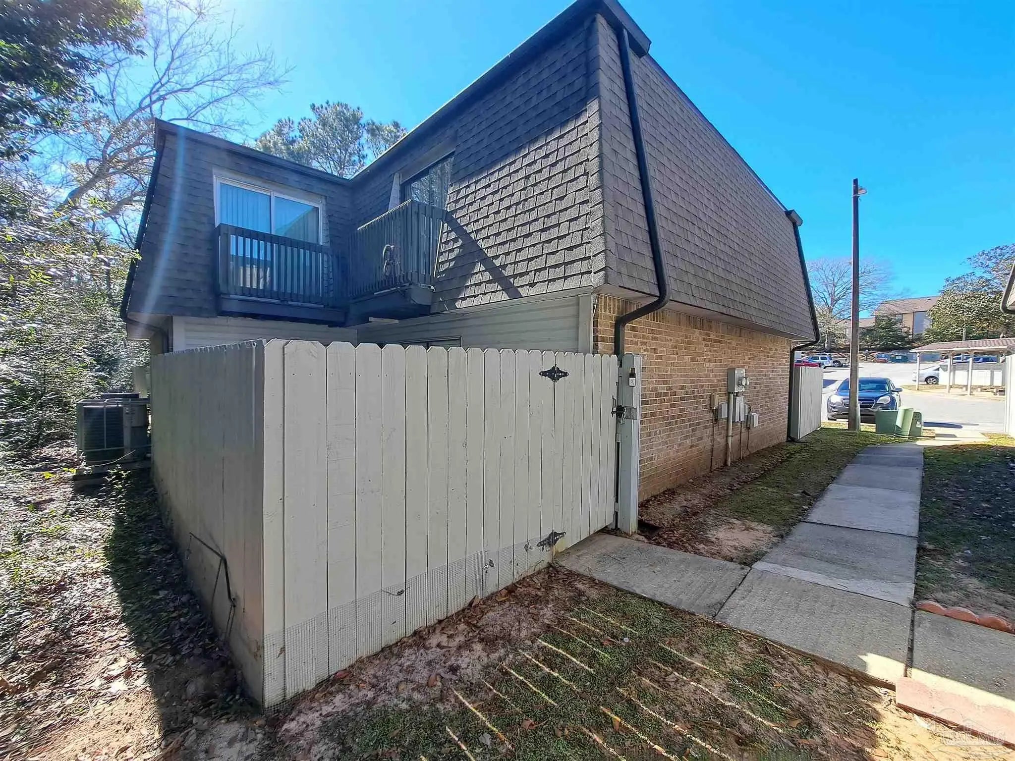 Photo of Listing #680292