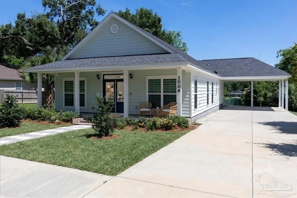 1006 W Lloyd St, Pensacola