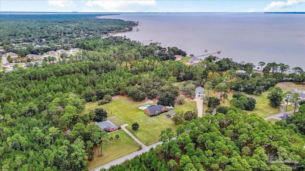 5557 Bay Meadows Dr, Milton