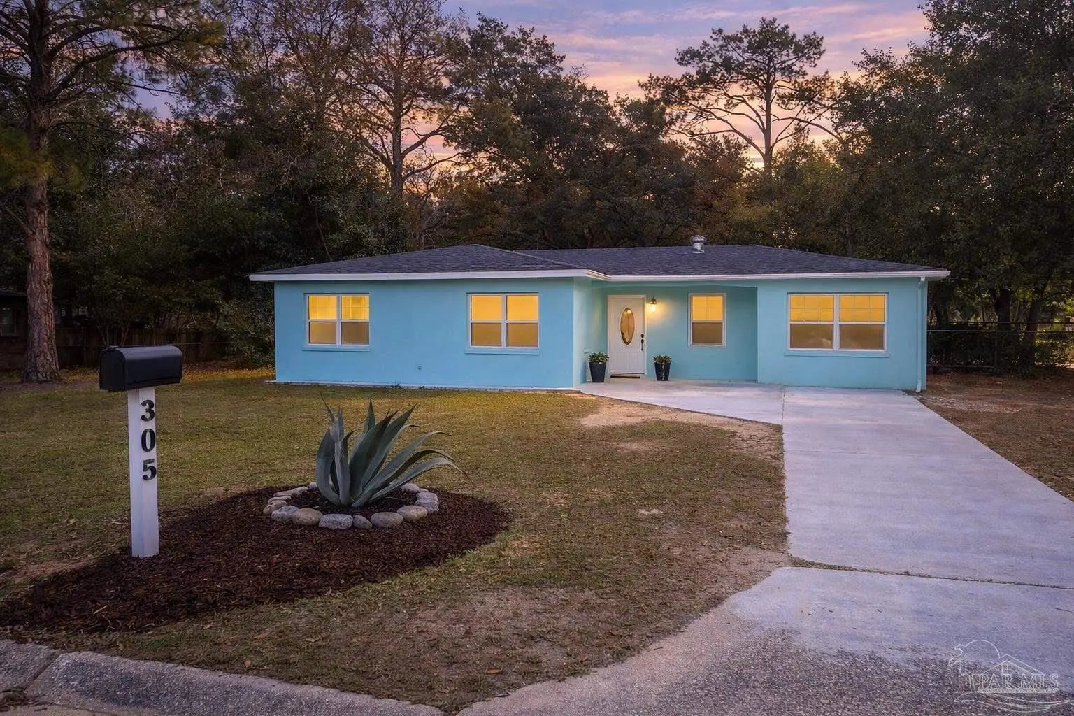 Photo of Listing #677888