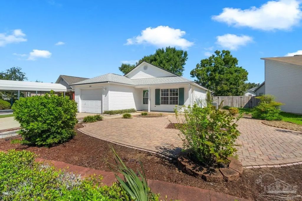 330 Hilburn Pl, Pensacola