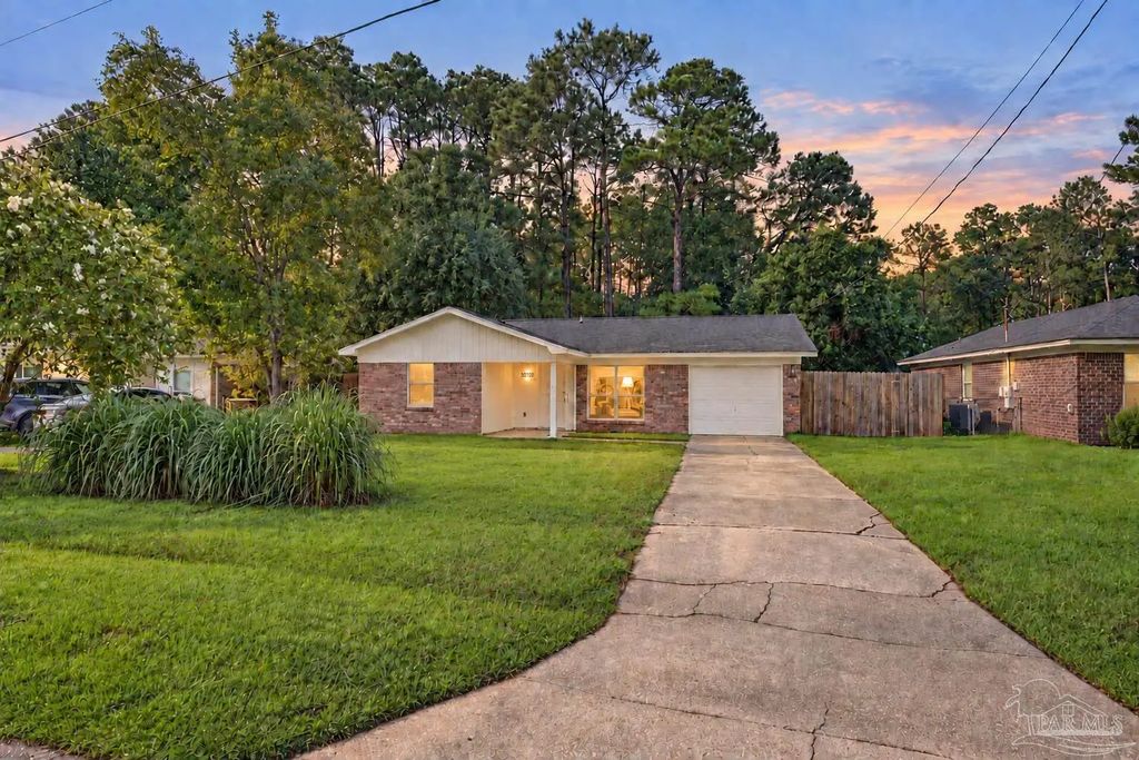 10758 Jolyne Dr, Pensacola