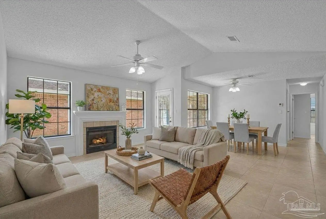 Photo of Listing #678898