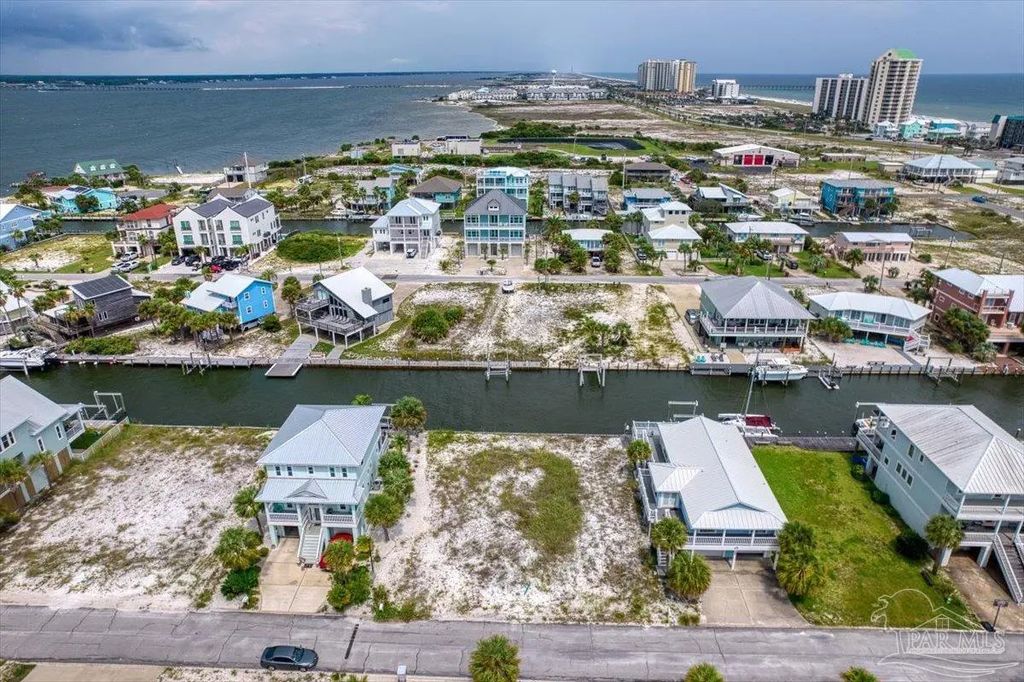 1422 Homeport Dr, Navarre Beach