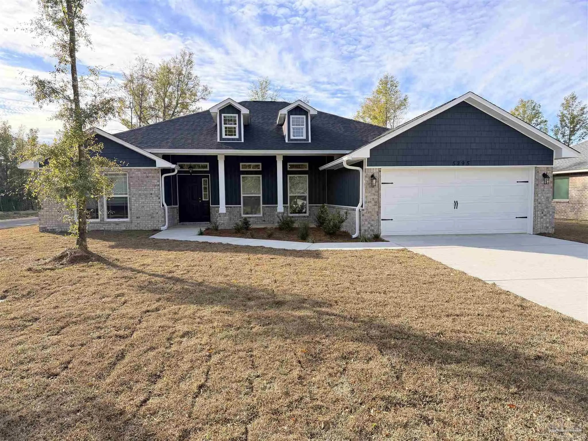 Photo of Listing #676575