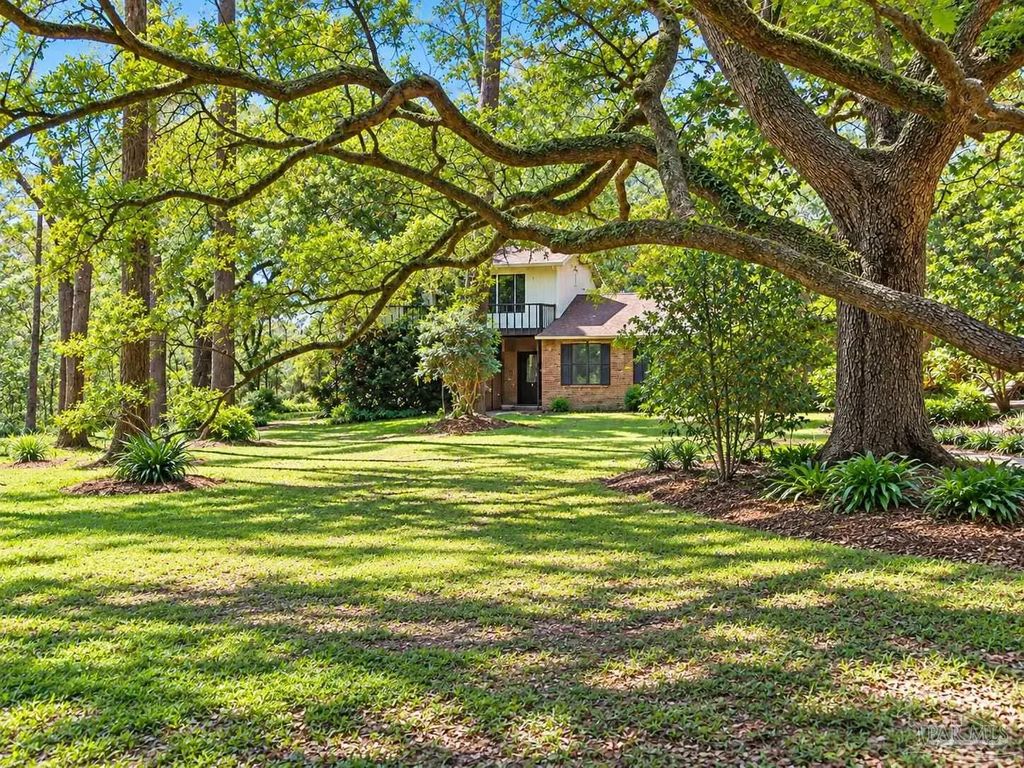 2625 Wilde Lake Blvd, Pensacola