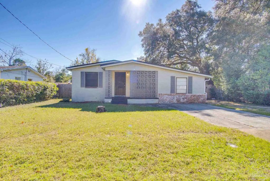 3411 W Yonge St, Pensacola