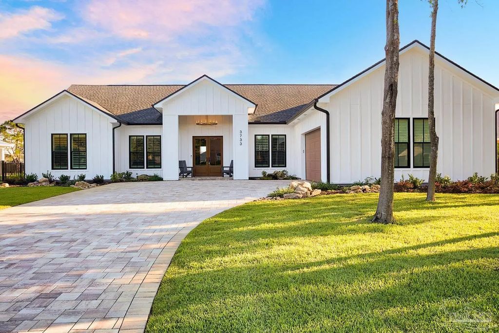 3733 Tiger Point Blvd, Gulf Breeze