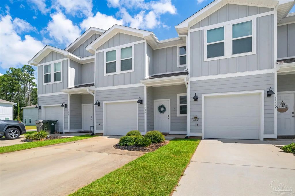 1586 Iroquois Ct, Pensacola