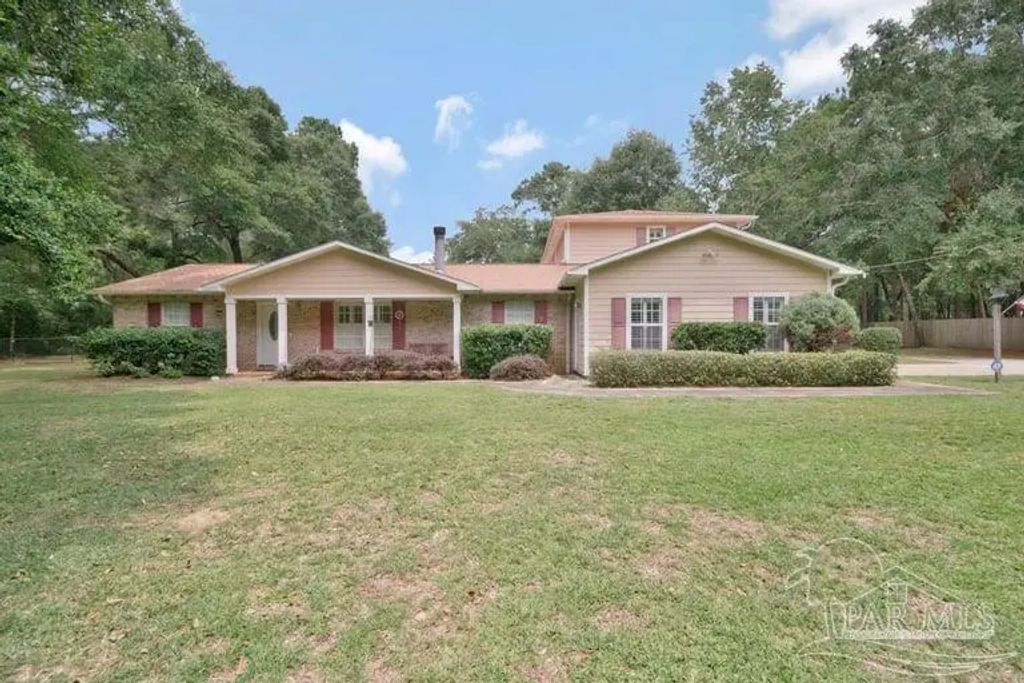 6242 Foxglove Rd, Milton