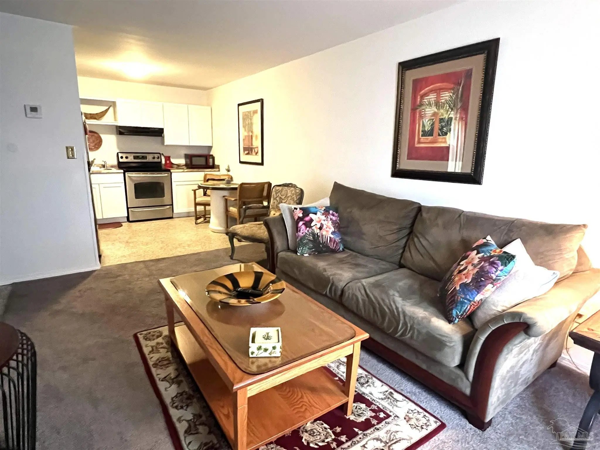 Photo of Listing #680295