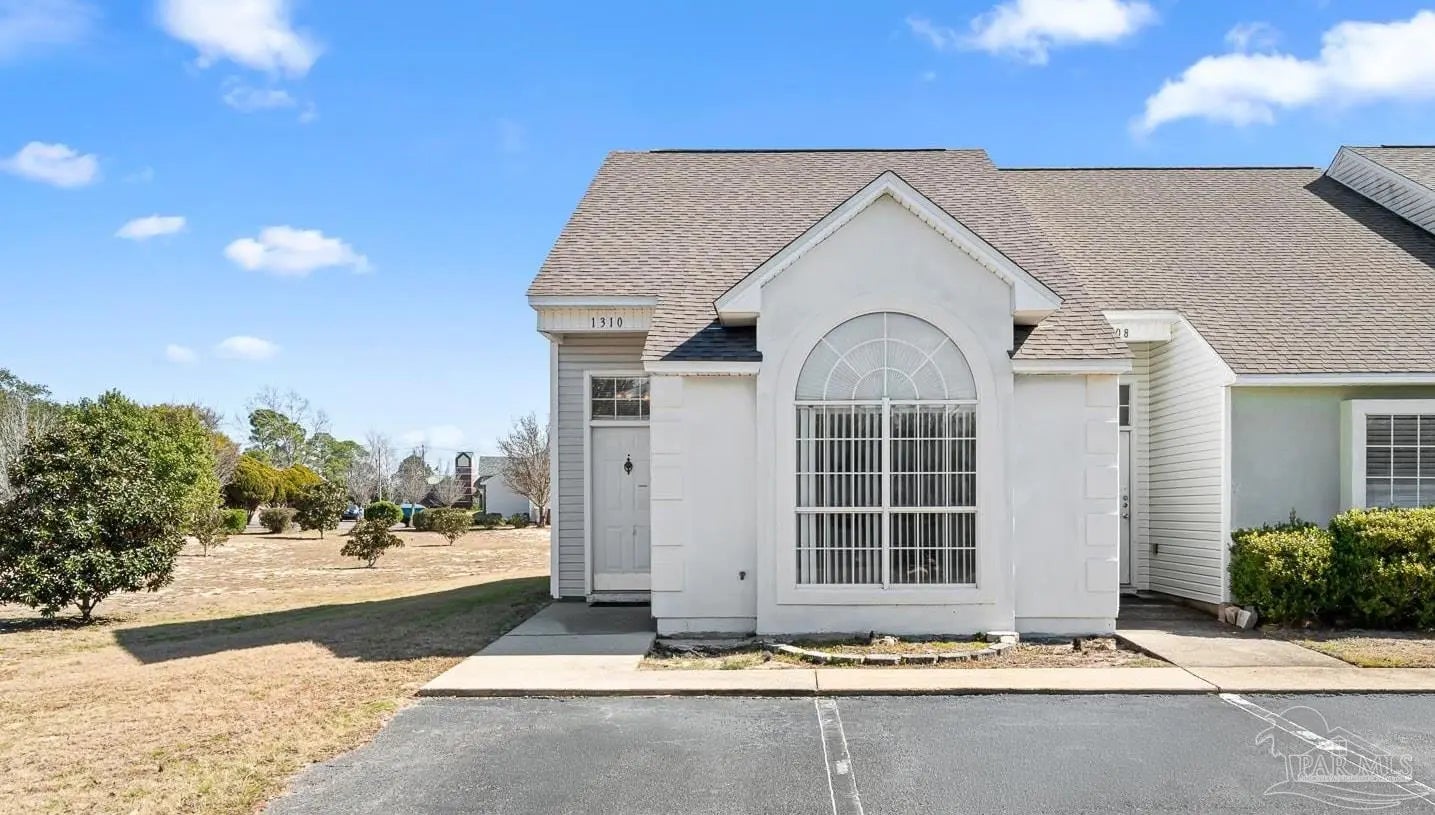 Photo of Listing #677617