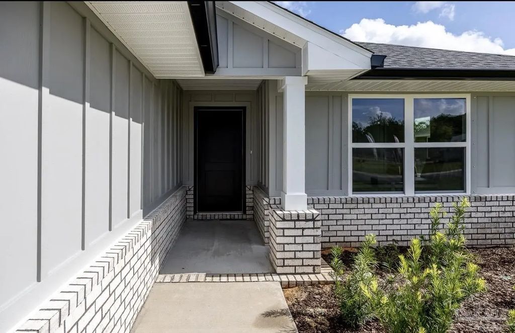5381 Hidden Pines Cir, Milton