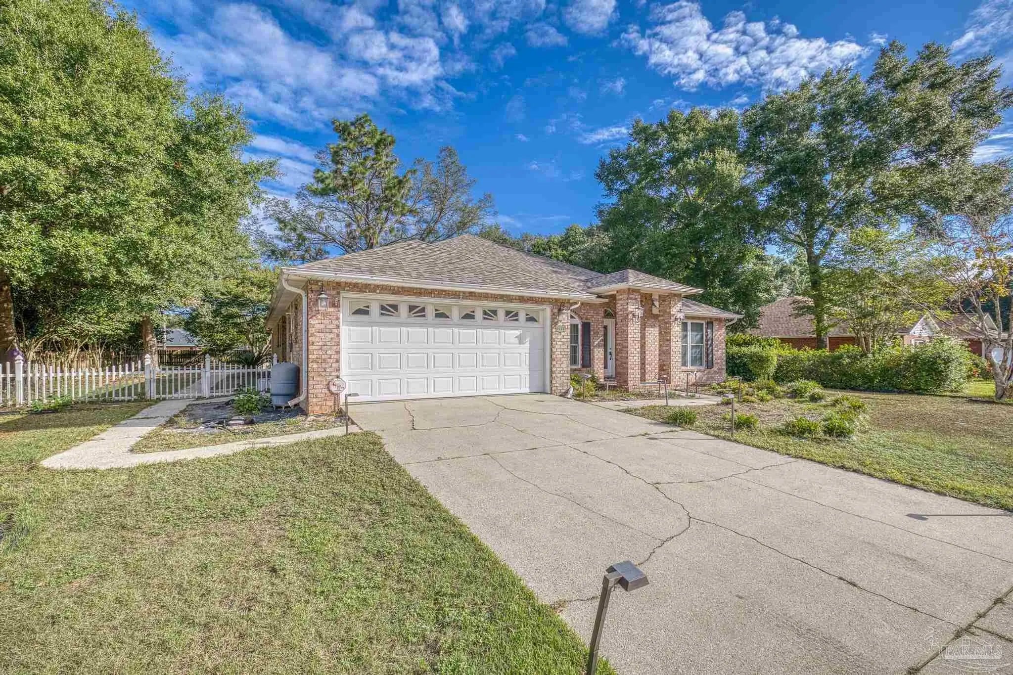 Photo of Listing #672275