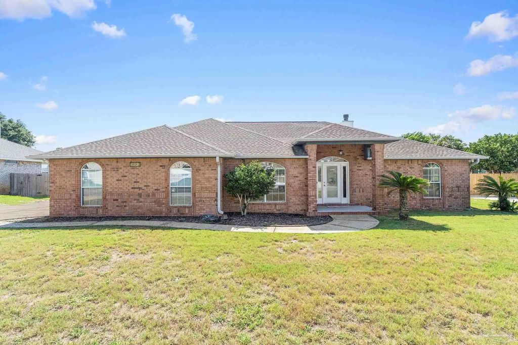 5024 Chandelle Dr, Pensacola