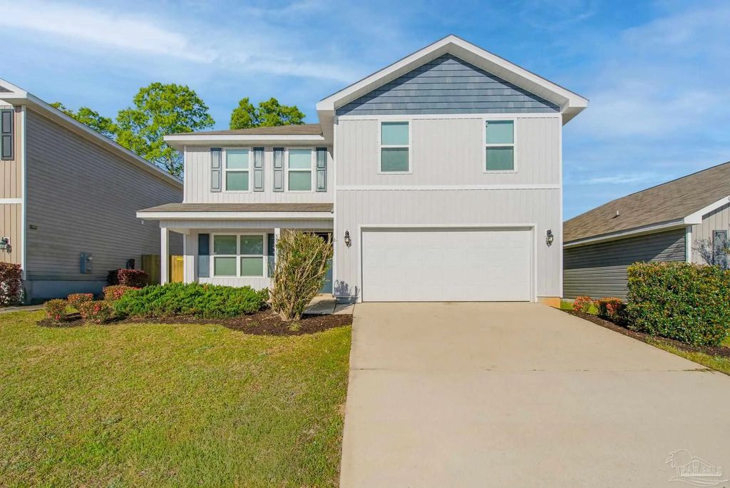 5894 Blackhorse Cir, Pensacola