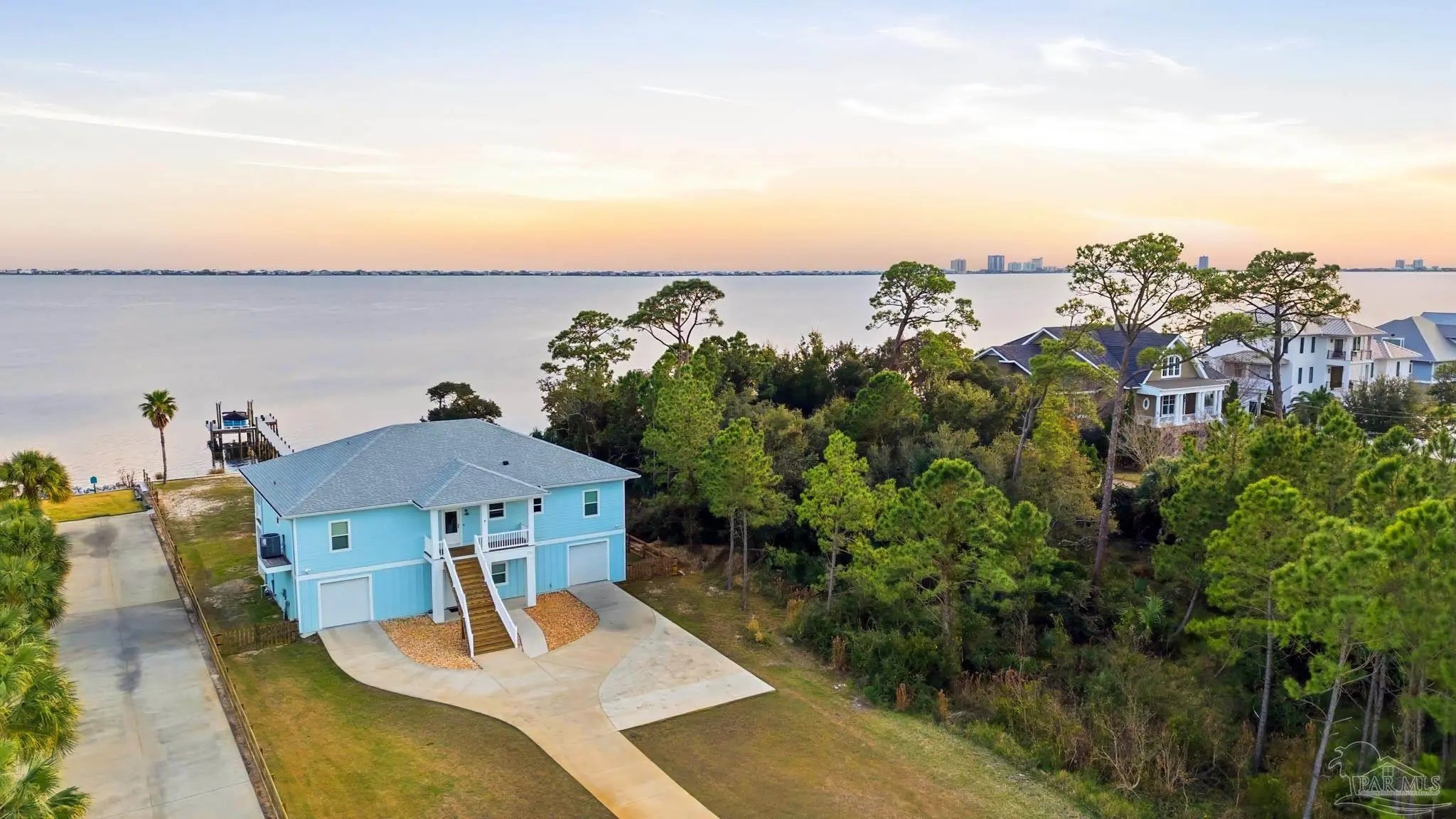 Photo of Listing #675572