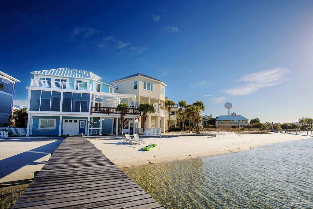 1444 Homeport Dr, Navarre Beach